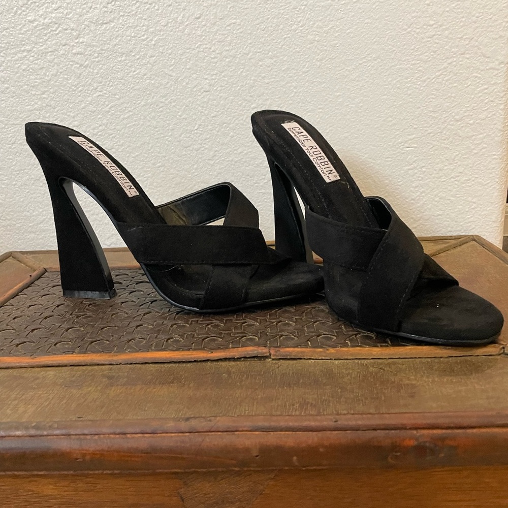 Black Chic Heels